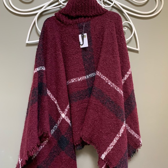 GORGEOUS PONCHO - Picture 3 of 5